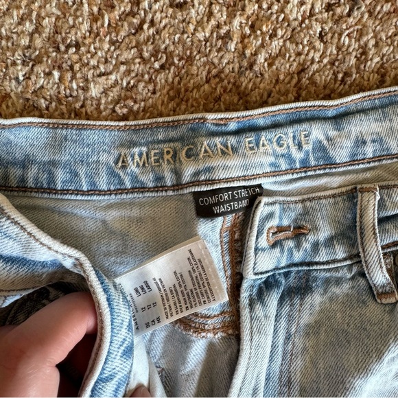 American Eagle 90s Boyfriend Jeans - Picture 3 of 5